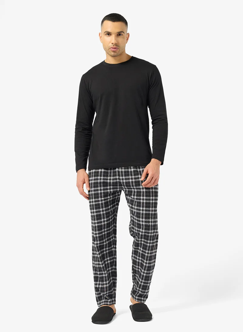 Robert Wood  Regular fit tee and Pant set for Men | Best Price UAE